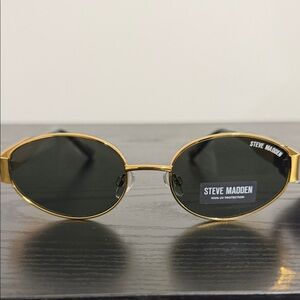 Steve Madden Black and Gold Men's Sunglasses